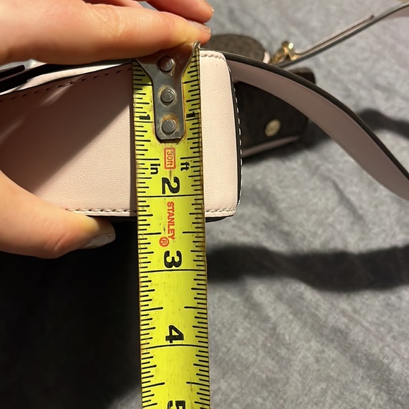 Michael Kors Jet Set Travel Purse with coin purses - Picture 13 of 17